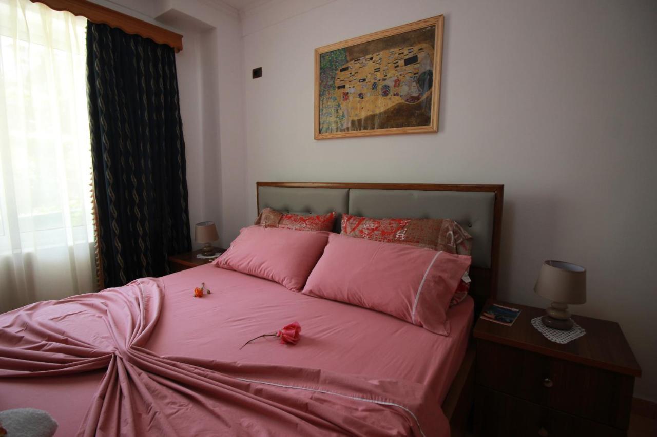 Grandma'S Home Gjirokastër Esterno foto