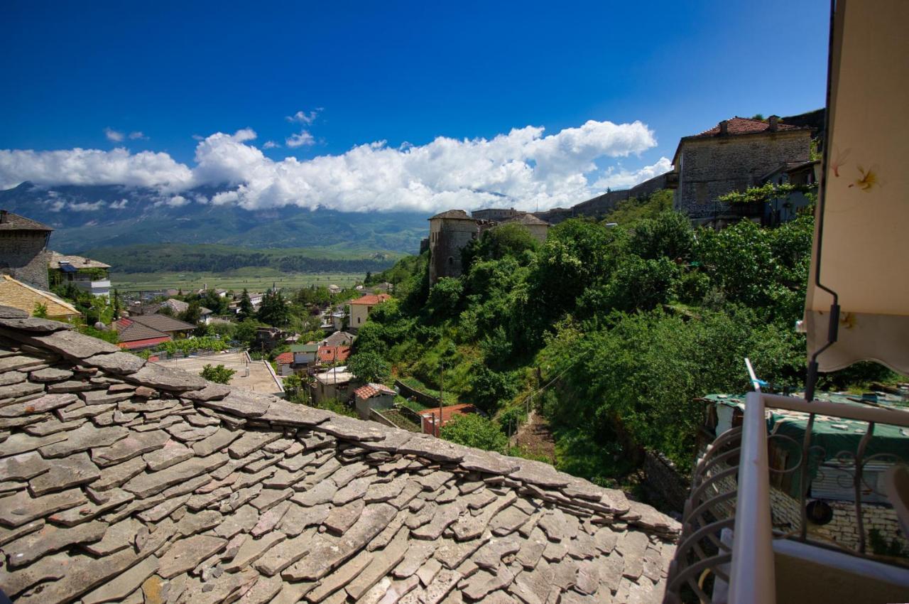 Grandma'S Home Gjirokastër Esterno foto