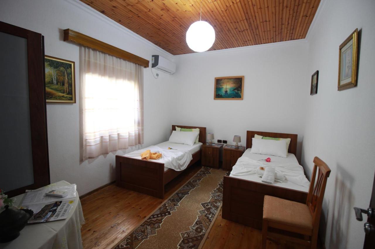 Grandma'S Home Gjirokastër Esterno foto
